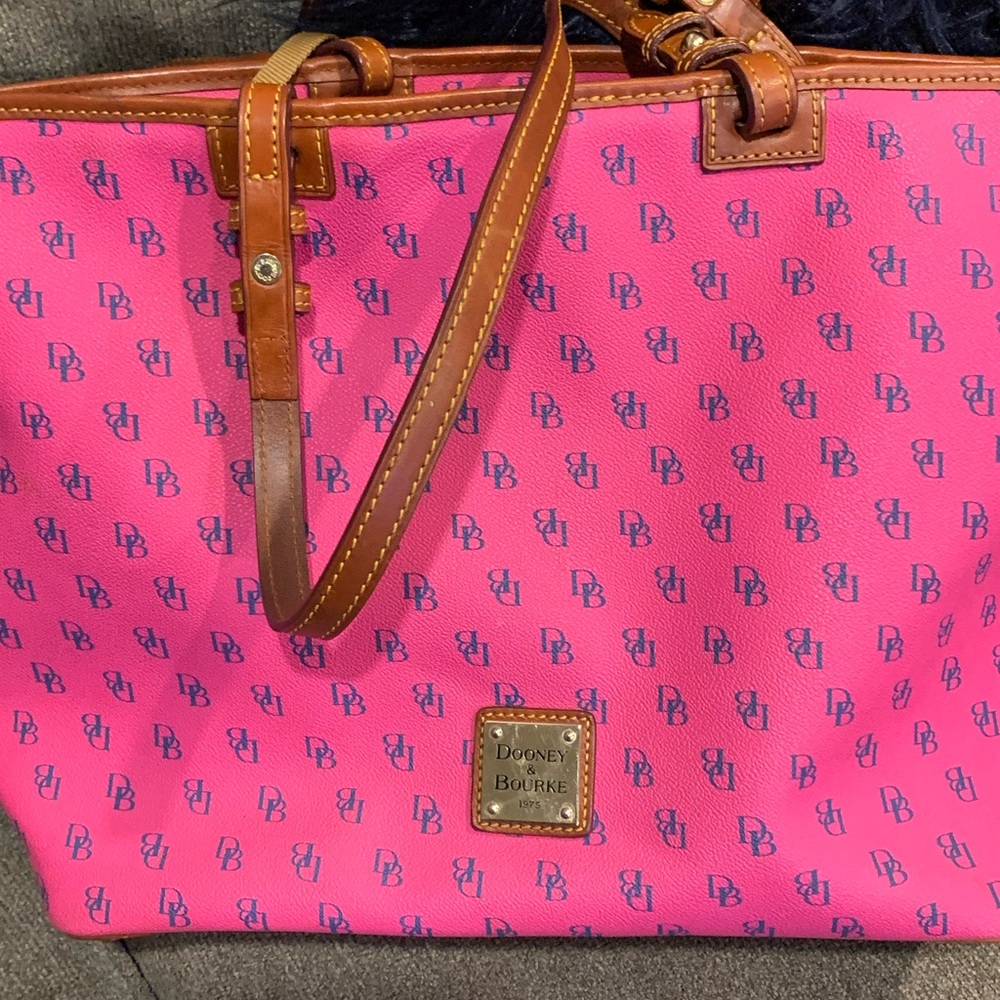 Dooney and Bourke tote